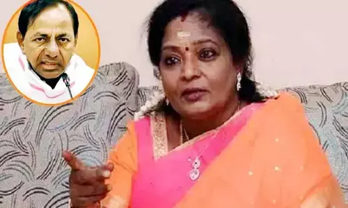 ఎట్‌ హోమ్కు కేసీఆర్ దూరం.. 20 నిమిషాలు ఎదురుచూసిన గవర్నర్