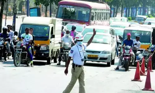 కాసేపట్లో జాతీయ గీతాలాపన.. హైదరాబాద్‌లో ట్రాఫిక్ ఆంక్షలు