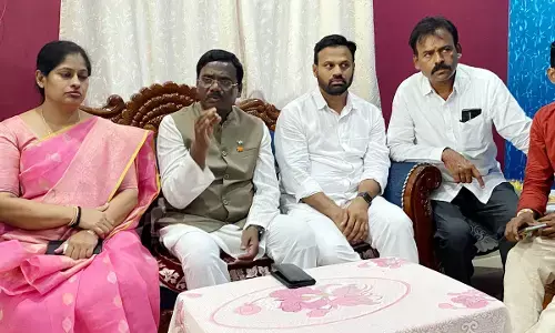 CM KCR Takes Number 1 Place In Corruption, Says Vivek Venkata Swamy