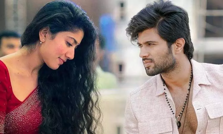 Vijay Deverakonda కు గట్టి షాకిచ్చిన Sai Pallavi Vijay Deverakonda కు గట్టి షాకిచ్చిన Sai Pallavi