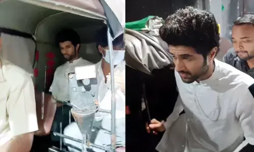 లైగర్ ఈవెంట్‌కు ఆటోలో వచ్చిన విజయ్ దేవరకొండ.. వీడియో వైరల్