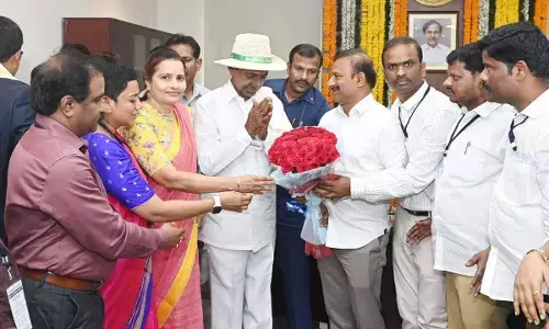 సీఎం కేసీఆర్‌ను కలిసిన ట్రెసా బృందం
