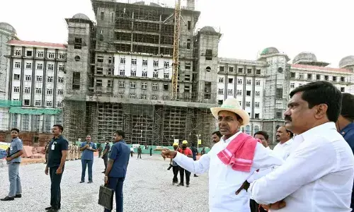 పనులన్నీ ఏకకాలంలో పూర్తి చేయాలి.. అధికారులకు సీఎం కీలక ఆదేశాలు