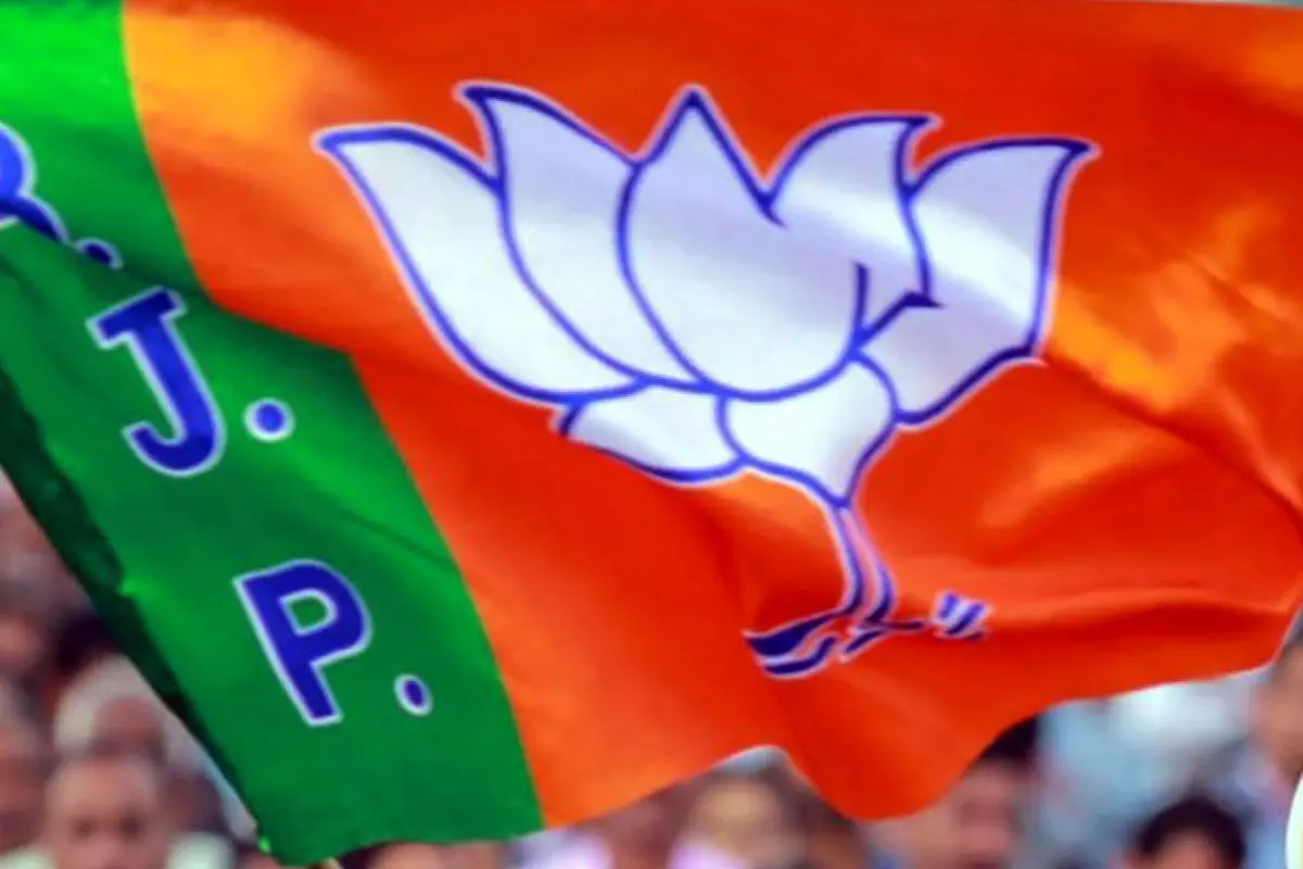 బీజేపీలో కొనసాగుతున్న సీనియర్ల ఉద్వాసన.. ఆయన్ను మాత్రం వదలడం లేదు! బీజేపీలో కొనసాగుతున్న సీనియర్ల ఉద్వాసన.. ఆయన్ను మాత్రం వదలడం లేదు!