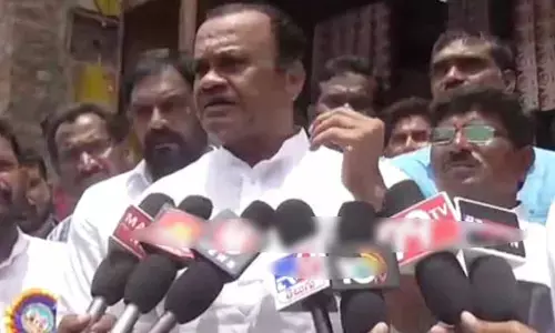 కేసీఆర్ దక్షిణ తెలంగాణపై సవతి తల్లి ప్రేమ చూపిస్తున్నాడు