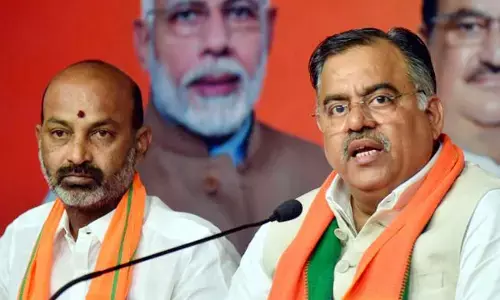 Bandi Sanjayకు Tarun Chugh సహా కేంద్ర పెద్దల ఫోన్