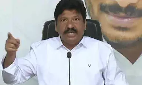 పవన్ కల్యాణ్‌వి వీకెండ్ పాలిటిక్స్ : Minister Jogi Ramesh