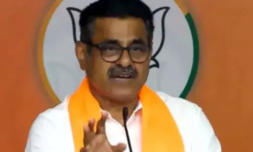 మీరు పోలీసులా లేక వ్యక్తిగత ఉద్యోగులా?: Konda Vishweshwar Reddy