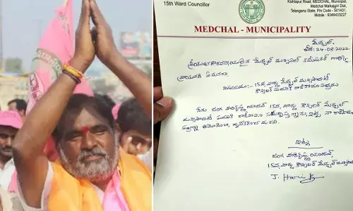 మంత్రి మల్లారెడ్డికి మరో షాక్.. TRS కౌన్సిలర్ రాజీనామా