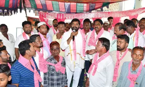 అభివృద్ధి మాది, మత ఘర్షణలు మీవి: Minister Srinivas Goud