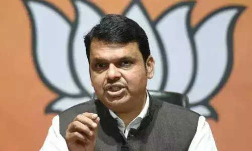 దోషులను సన్మానించడం కరెక్ట్ కాదు? : Devendra Fadnavis