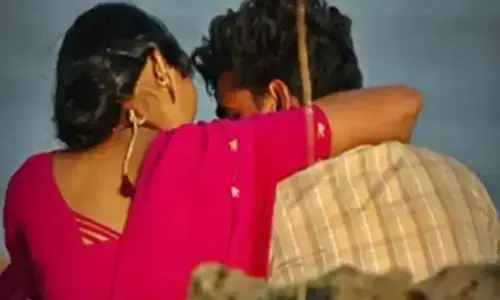 Illegal Affair: 48 ఏళ్ల ఆంటీతో 18 ఏళ్ల యువకుడి ఎఫైర్.. గమనించిన కూతురిపై అమానుషం