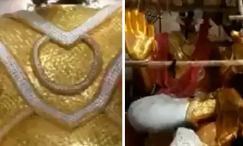 18 అడుగుల బంగారు వినాయక విగ్రహం(Ganesh idol )
