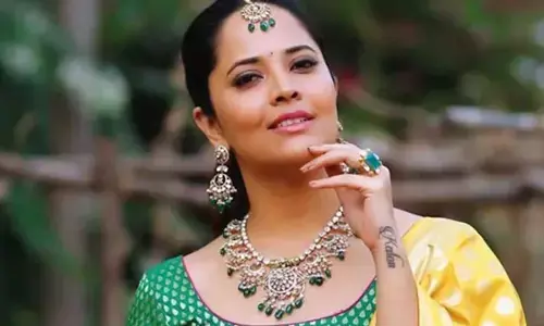 ట్విట్టర్ లో ఆంటీ ట్రెండ్.. సైబర్ పోలీసులకు Anasuya ఫిర్యాదు..!