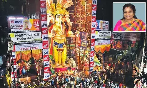 Khairatabad Ganesh :వినాయకుడిని దర్శించుకోవడం సంతోషంగా ఉంది: గవర్నర్ తమిళిసై
