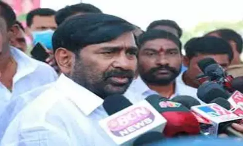 వ‌ర్ధ‌మానుకోటను సందర్శించిన మంత్రి జగదీశ్ రెడ్డి