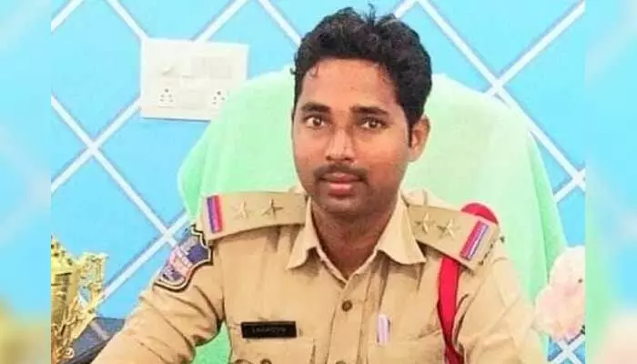 ACB: లంచం తీసుకుంటూ ఏసీబీకి చిక్కిన ఎస్ఐ ACB: లంచం తీసుకుంటూ ఏసీబీకి చిక్కిన ఎస్ఐ
