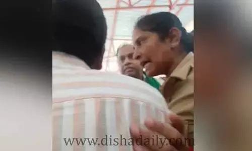నీలాంటోళ్లను చాలామందినే చూశా.. ఆగు నీ సంగతేంటో చెప్తా: ఎంపీటీసీని బెదిరిస్తున్న ఎమ్మెల్యే! (వీడియో)