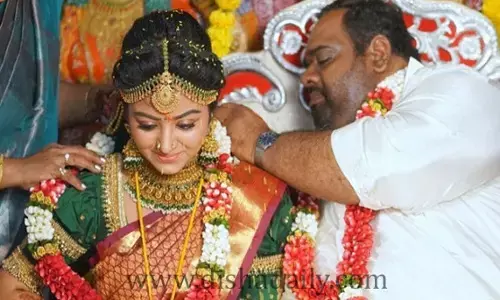 పెళ్లిచేసుకున్న న‌టి మ‌హాల‌క్ష్మి.. భ‌ర్త‌ను చూసి షాక‌వ్వొద్దు! (వీడియో)