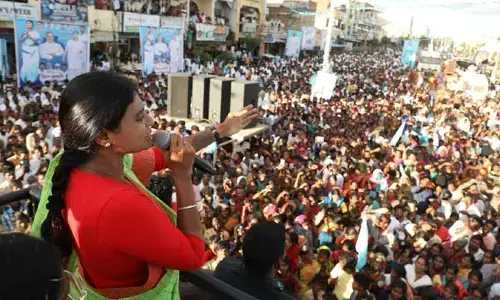ఎన్నికలు వస్తేనే KCR వస్తారు..YS Sharmila