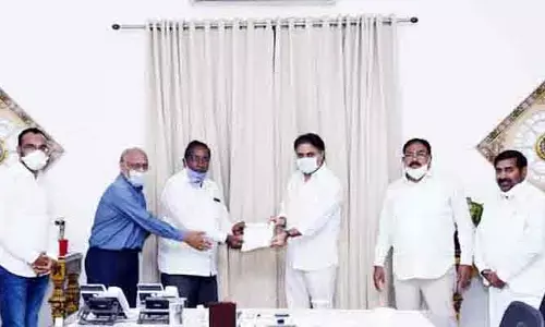 సీఎం రిలీఫ్ ఫండ్‌కు విరాళం