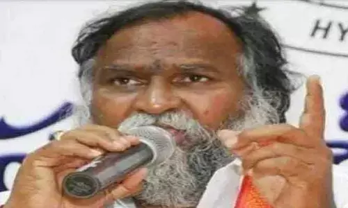 కేంద్రంపై కేసీఆర్ పోరాడాలి: జగ్గారెడ్డి