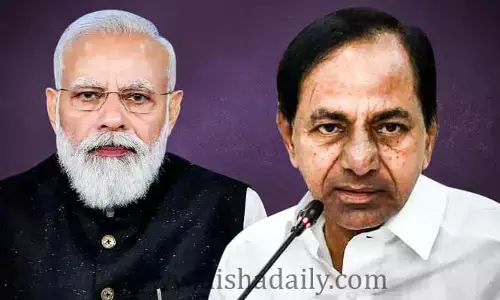 Telangana లో ముదురుతున్న మోడీ ఫోటో వార్!