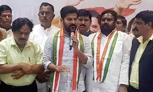 TPCC చీఫ్‌తో గద్దర్ భేటీ.. తానే బాధ్యత తీసుకుంటానని రేవంత్ హామీ