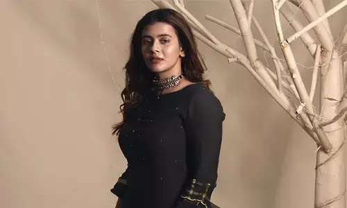 Hebah Patel looking gorgeous in black