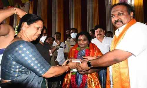 Governor: చిలకలగూడ మహా మండప గణపతిని దర్శించుకున్న గవర్నర్