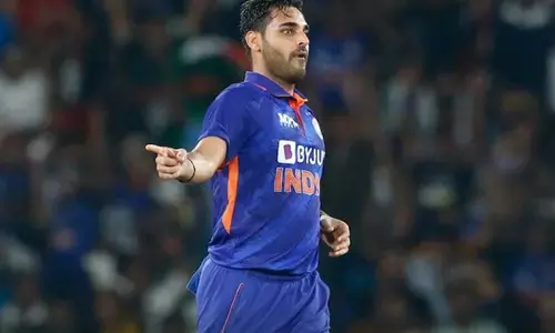 సరికొత్త రికార్డు సృష్టించిన Bhuvneshwar Kumar