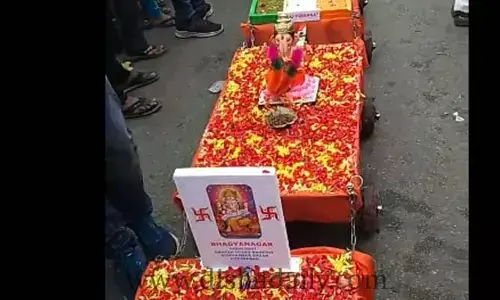 Tank Bund వద్ద ఆకట్టుకుంటున్న గణనాథులు