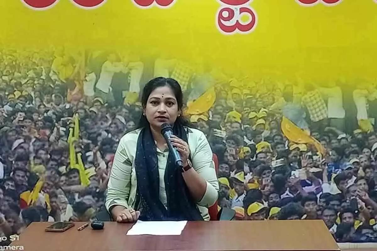 శాసన సభ్యుడి గా కొడాలి నాని ఎదిగారు అంటే ఎన్టీఆర్ పెట్టిన భిక్ష : టీడీపీ నేత అనిత శాసన సభ్యుడి గా కొడాలి నాని ఎదిగారు అంటే ఎన్టీఆర్ పెట్టిన భిక్ష : టీడీపీ నేత అనిత