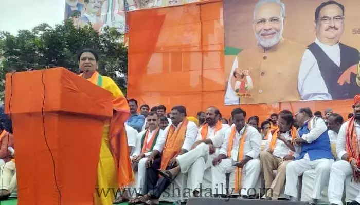 కేసీఆర్కు జూటా నెంబర్ వన్ అవార్డు ఇవ్వాలి కేసీఆర్కు జూటా నెంబర్ వన్ అవార్డు ఇవ్వాలి