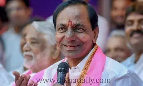 కేసీఆర్ ఎంట్రీ కోసం కంట్రీ వెయిట్ చేస్తోంది