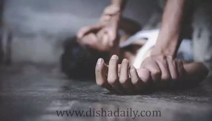దారుణం: మైనర్ బాలికపై గ్యాంగ్ రేప్.. నిందితుల్లో సర్పంచ్ కొడుకు! దారుణం: మైనర్ బాలికపై గ్యాంగ్ రేప్.. నిందితుల్లో సర్పంచ్ కొడుకు!