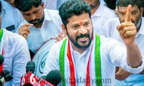 వీఆర్ఏలది అర్థంలేని ఆందోళనైతే.. నీది నరంలేని నాలుకా?