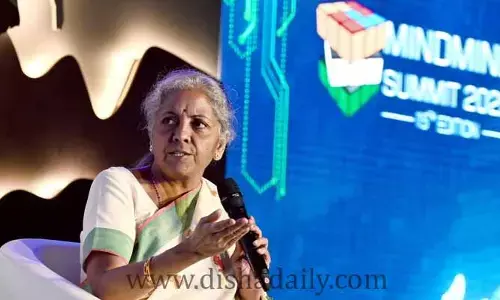 దేశీయ కంపెనీలు పెట్టుబడుల్లో వెనకడుగు వేయడంపై ఆర్థిక మంత్రి కీలక వ్యాఖ్యలు!