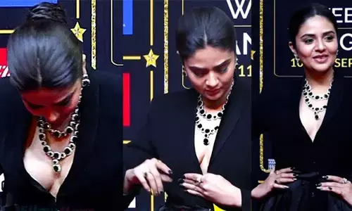 Sreemukhi Hot looks At Siima Awards 2022