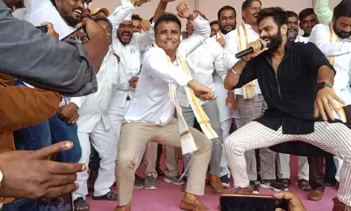 సమైక్యత దినోత్సవ వేడుకల్లో ఎమ్మెల్యే మాస్ డ్యాన్స్...