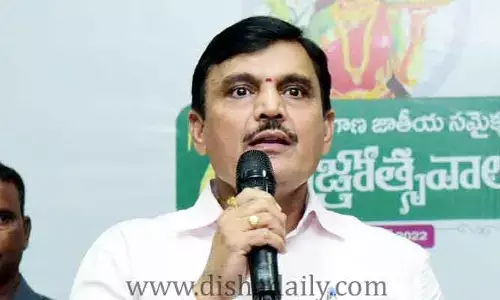 ముఖ్యమంత్రి కేసీఆర్‌పై సంగారెడ్డి కలెక్టర్ సంచలన వ్యాఖ్యలు