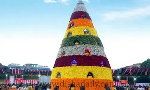 బతుకమ్మ ఉత్సవాలకు రంగం సిద్ధం.. ట్యాంక్ బండ్ వద్ద గ్రాండ్‌గా ఏర్పాట్లు