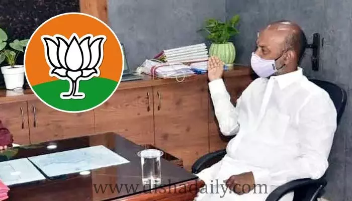 బండి సంజయ్ ఛాంబర్లో మరోసారి వాస్తు మార్పులు! బండి సంజయ్ ఛాంబర్లో మరోసారి వాస్తు మార్పులు!