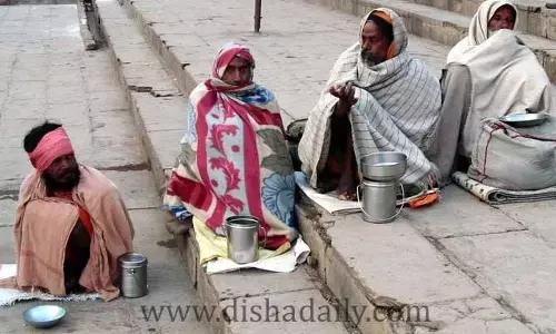 Viral News : పాపం అని డబ్బులు దానం చేస్తే.. జైలుకి వెళ్లాల్సి వచ్చింది