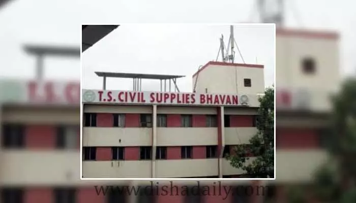 యథేచ్చగా వ్యాపారం.. పక్కదారి పడుతోన్న పేదల ధాన్యం! యథేచ్చగా వ్యాపారం.. పక్కదారి పడుతోన్న పేదల ధాన్యం!