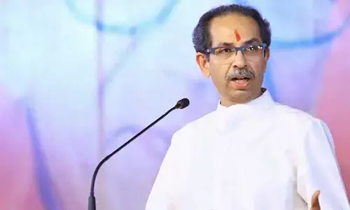 ముంబైని తాకట్టు పెట్టాలని చూస్తున్నారు.. బీజేపీపై ఠాక్రే సంచలన వ్యాఖ్యలు