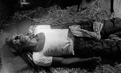 Crime News  తాగుడుకు బానిసై ఓ వ్యక్తి.. అర్ధరాత్రి ఏం చేశాడో తెలుసా