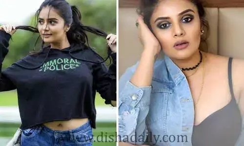 షర్ట్ బటన్స్ తీసేసిన Sreemukhi.. ఇంక కొంచెం కిందకు అంటున్న ఫ్యాన్స్