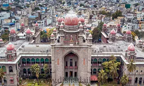 తెలంగాణ సర్కార్‌కు హైకోర్టు కీలక ఆదేశాలు