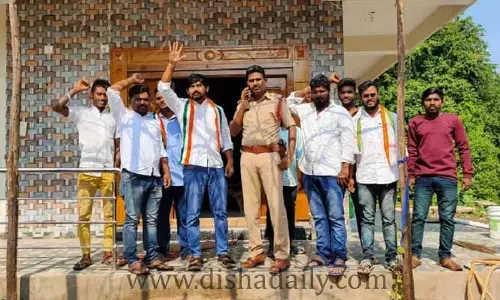 మంత్రి రాకతో కాంగ్రెస్ నాయకుల అరెస్ట్..